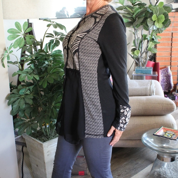 Italian Merino Geometric Design Wool Sweater - Picture 3 of 6